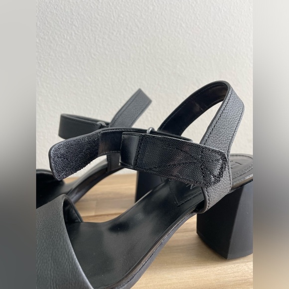 Naturalizer nxtgen N trace sandal block heel gray black velcro strap comfortable - Picture 3 of 6